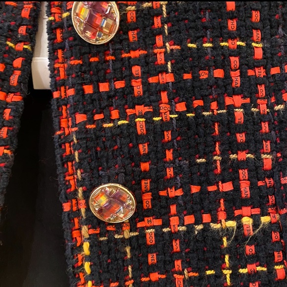 Chanel - Picture 2 of 11